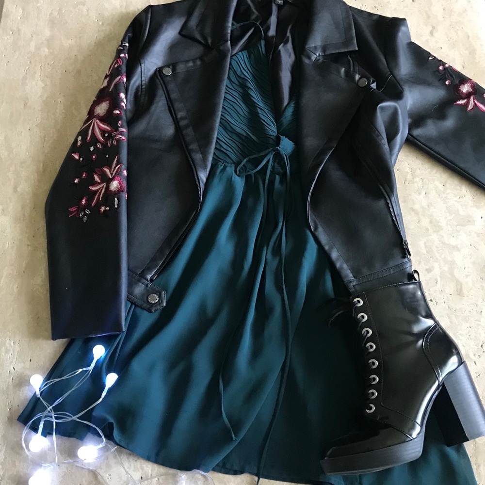 💚 LULU 💚 EMERALD GREEN BABYDOLL DRESS